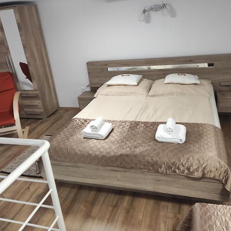 Apartmán Kossuth Garden Debrecín Exteriér fotografie